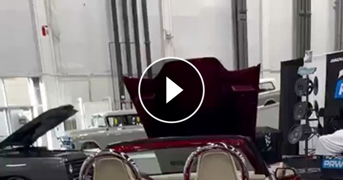 1972 Chevrolet Corvette – @carbar_media