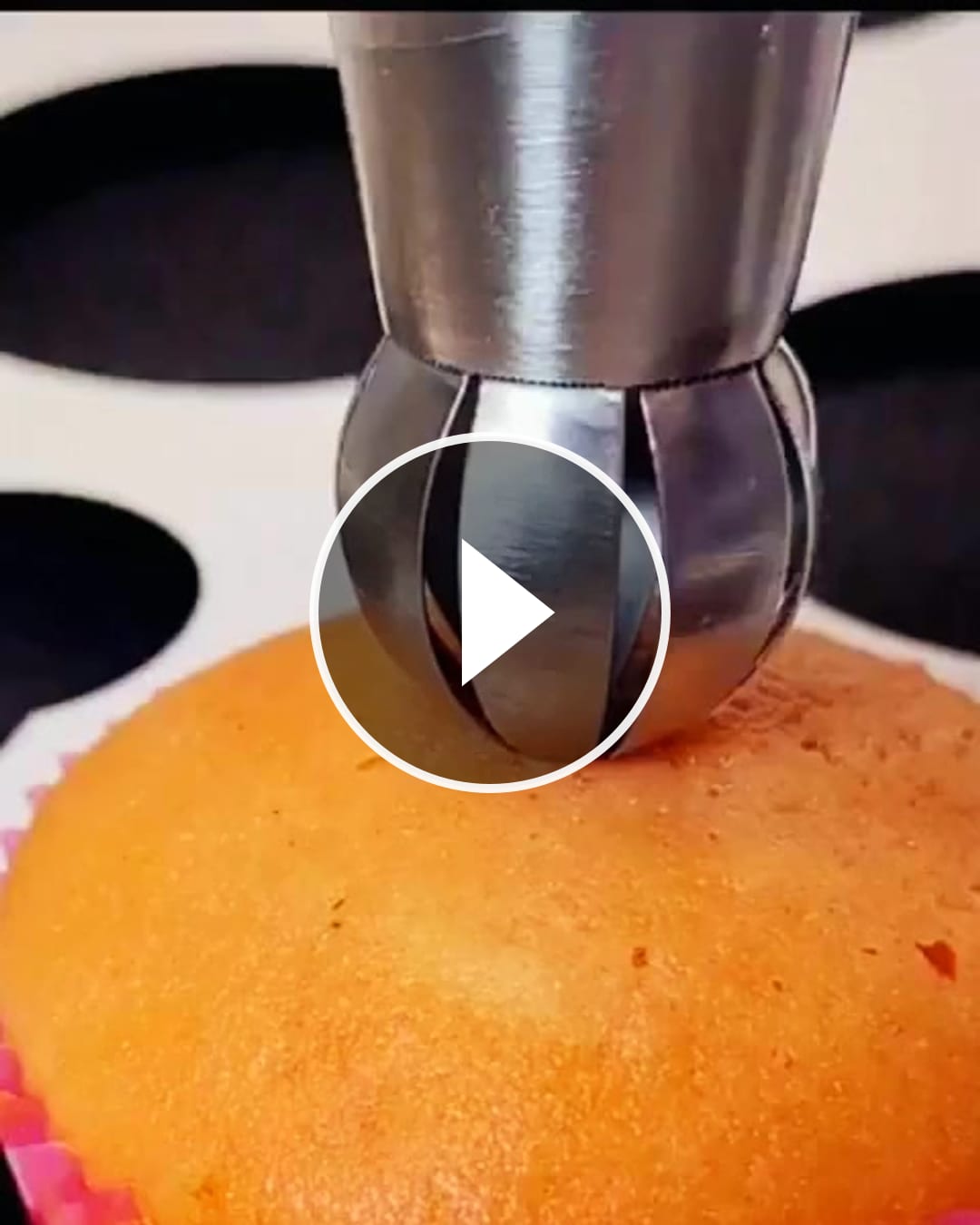 Oddly Satisfying Cupcake Frosting ASMR 🧁🤤 – @massimo4