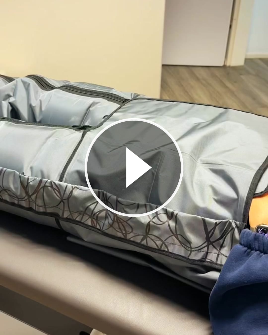 💙 Lymphomat – Kompressionstherapie bei Ödemen Gezielte Kompression für schwere und müde Beine. Der Lymphomat… – @physiolocal