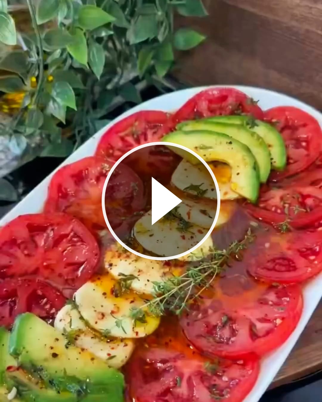 Tomate mit Mozzarella und Granatapfelsauce. Zum Frühstück oder Mittagessen. Du kannst nicht aufhören 😱🔥 – @bm.siebert